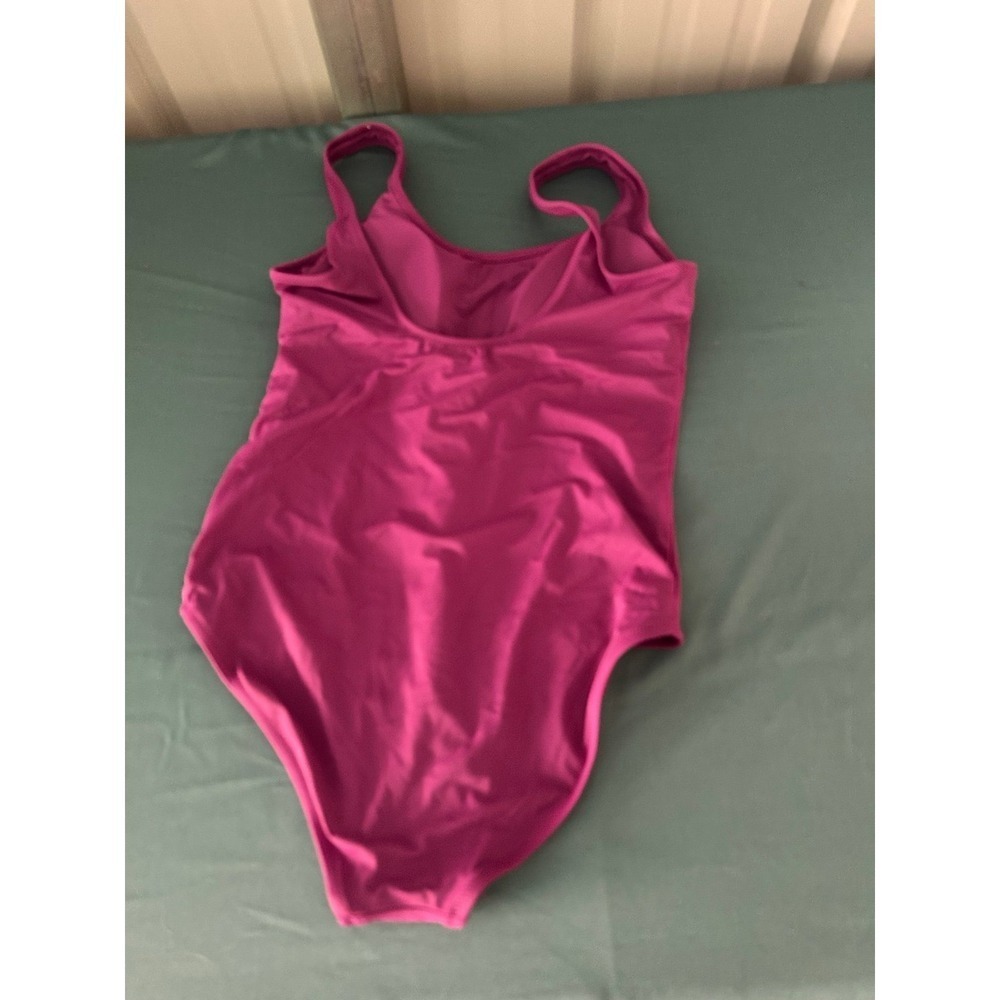 Swimsuit‎ - Picture 2 of 4
